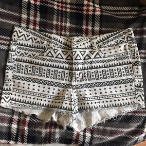White and black H&M shorts